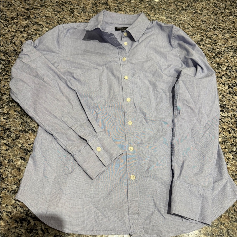 Banana Republic Light Blue Casual Button-Down Shirt